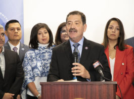 Congressman Chuy Garcia introduces bill to help women, minority-owned small